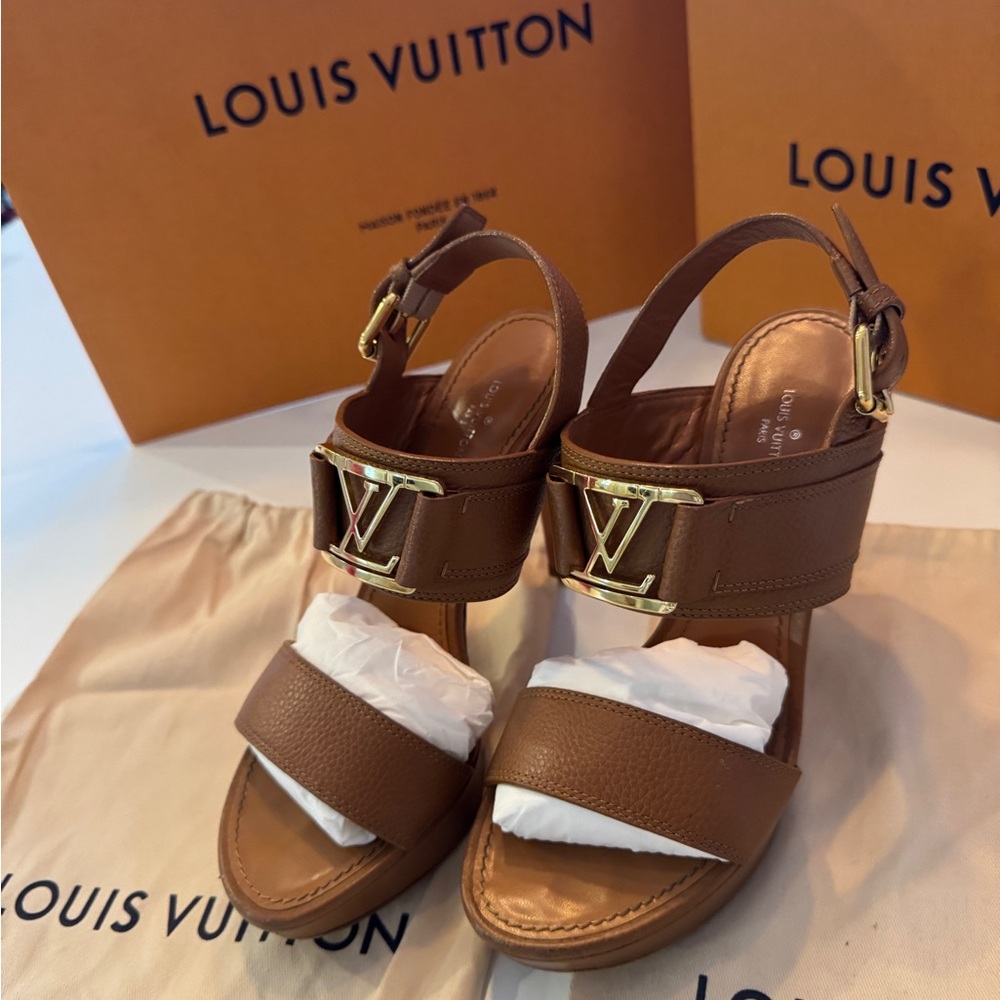 Louis Vuitton Horizon Leather Platform
Sandal Heels Brown Cognac Size 37 - Picture 12 of 13